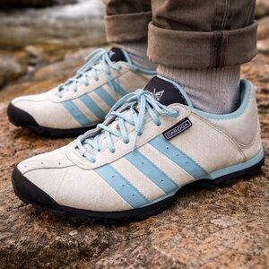 Adidas Daroga Woman’s Outdoor Sneakers Vintage 2005 - Size 8 EUC